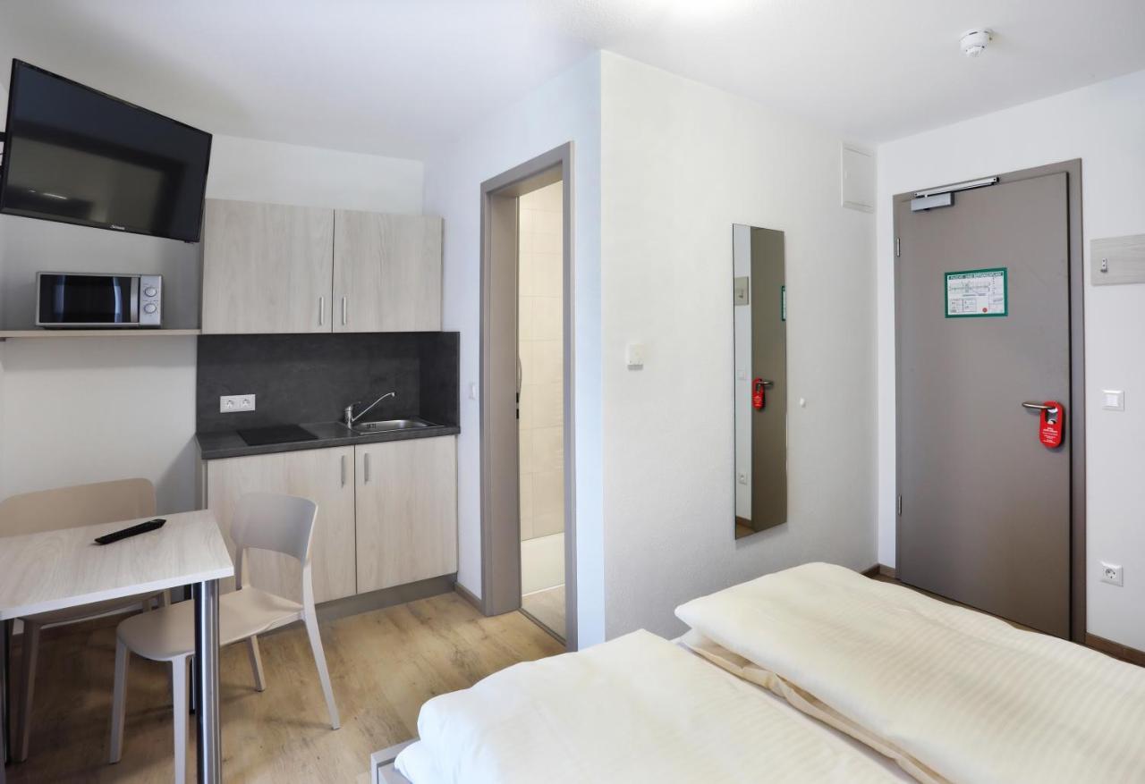 Apartment Hotel 37 Altdorf  Dış mekan fotoğraf