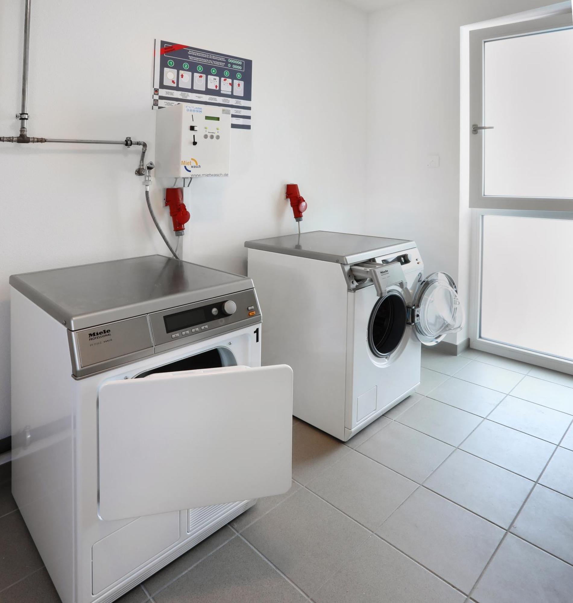 Apartment Hotel 37 Altdorf  Dış mekan fotoğraf