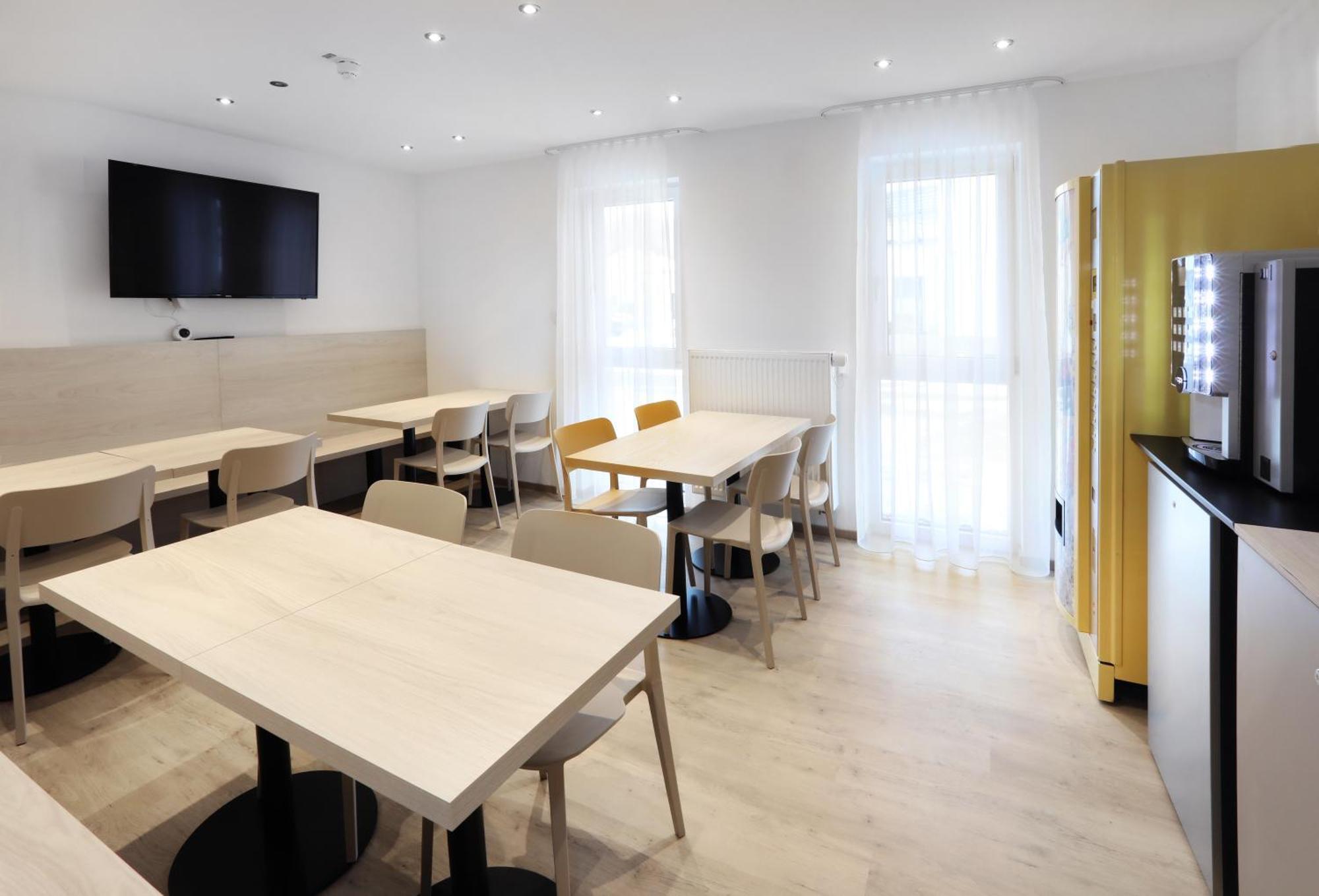 Apartment Hotel 37 Altdorf  Dış mekan fotoğraf