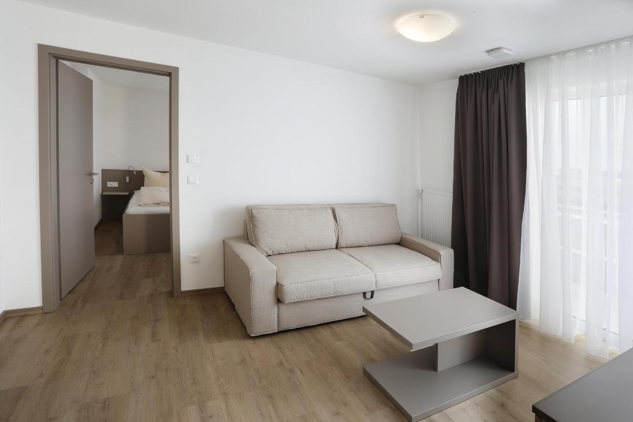 Apartment Hotel 37 Altdorf  Dış mekan fotoğraf
